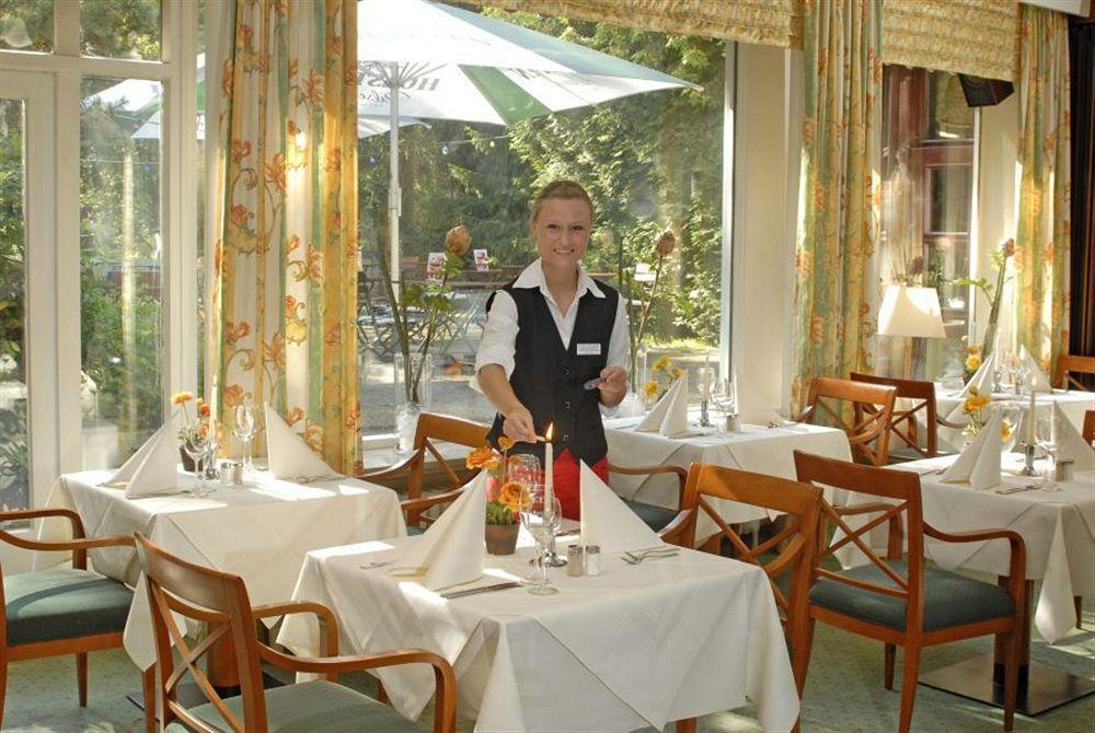 Balladins Superior Hotel Gutsmann Бад-Брамштедт Ресторан фото